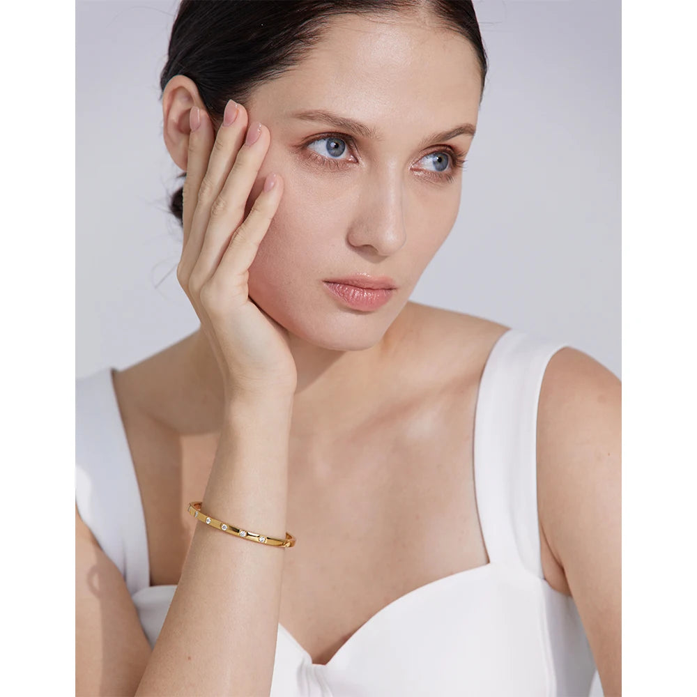 Pulseira Minimal Banhado em Ouro 18k Com Zircônias Cúbicas