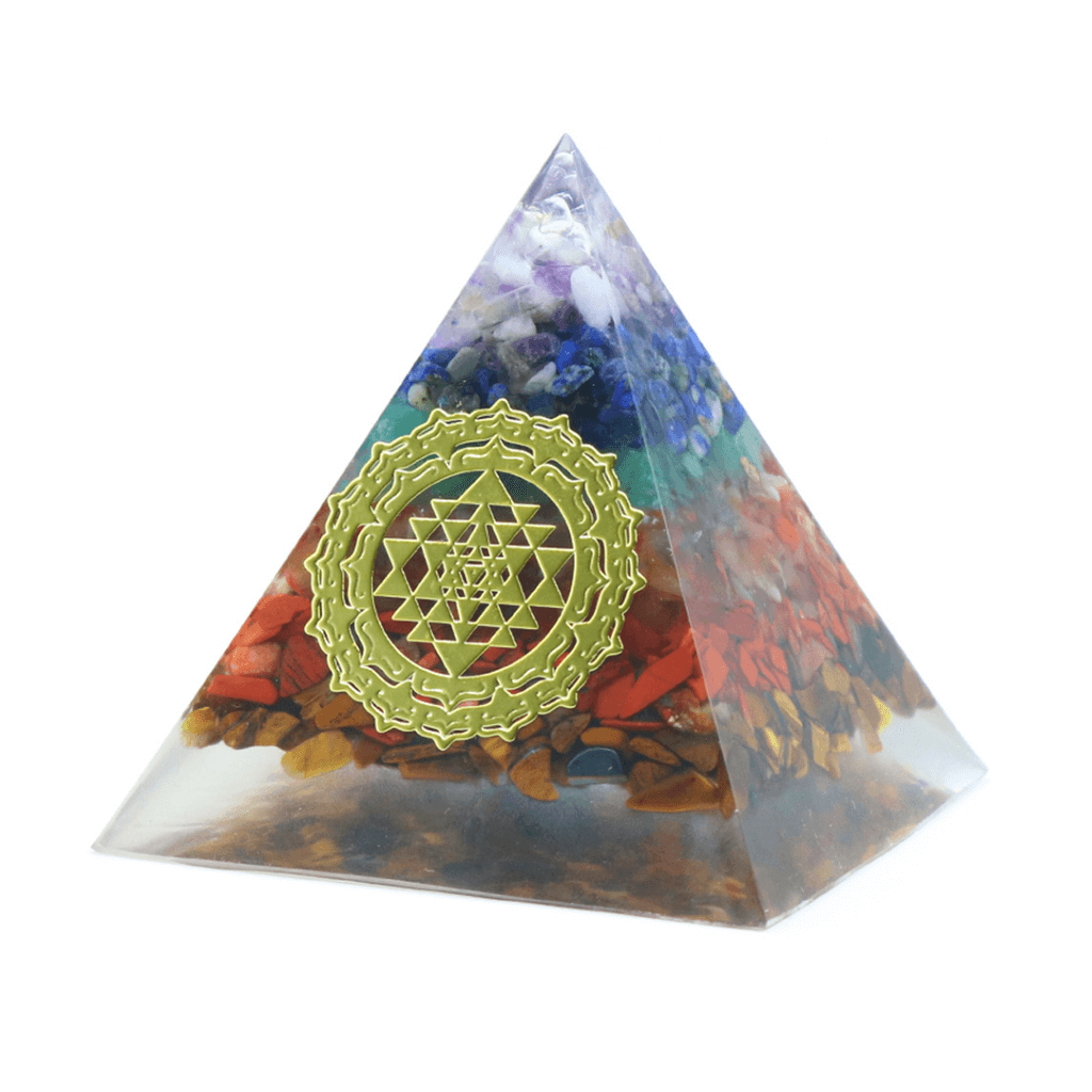 Pirâmide Orgonite 7 Chakras com Pedras Naturais